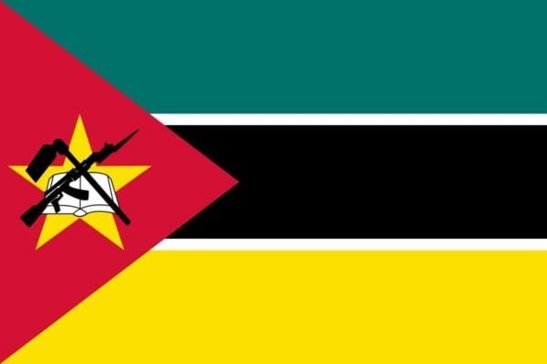 Drapeau du Mozambique : Histoire et signification des couleurs et des emblèmes