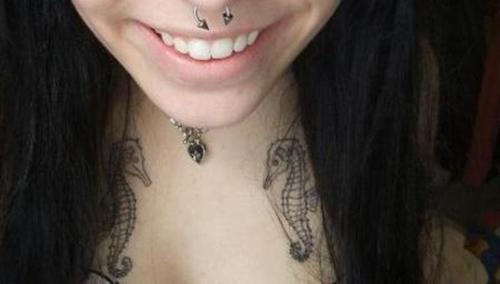 201 tatouage hippocampes