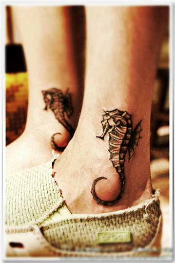 242 tatouage hippocampes