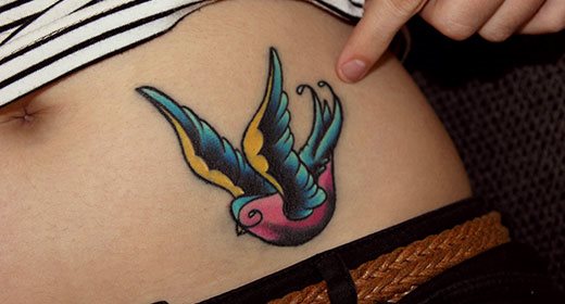 tatouage hirondelle 221