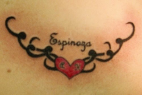 tatouage dos bas 577