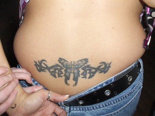 tatouage bas dos 559