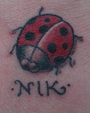 tatouage coccinelle 1000