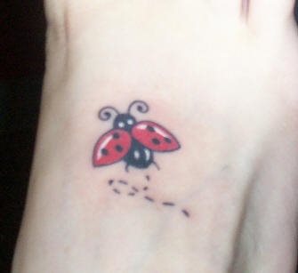 tatouage coccinelle 1001