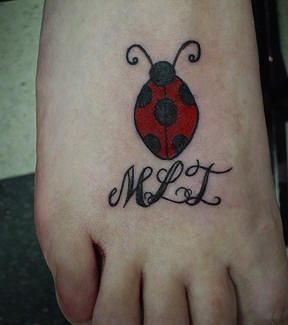 tatouage coccinelle 1006