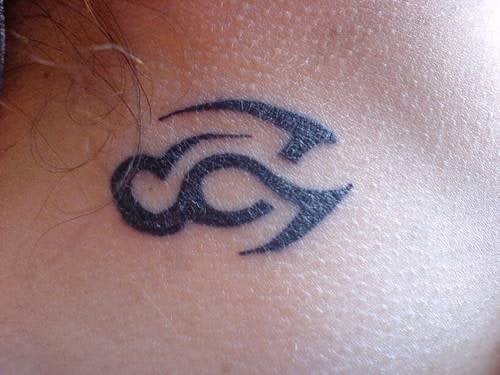 tatouage cou 1008