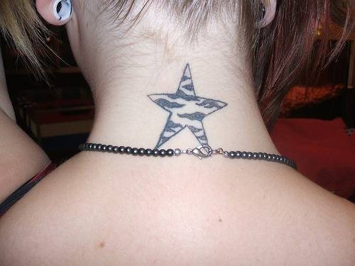 tatouage cou 1039