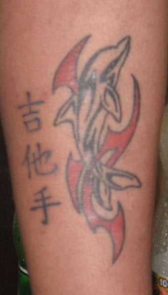 tatouage dauphin 514