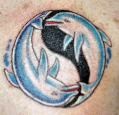 tatouage dauphin 516