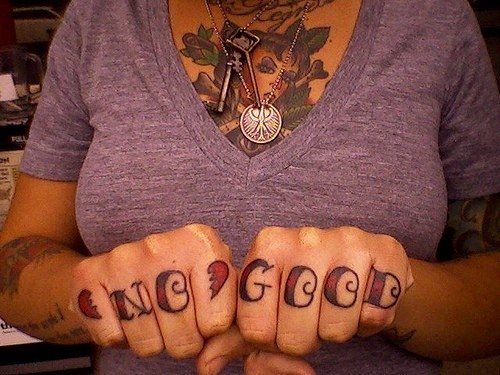 tatouage doigt articulation 502