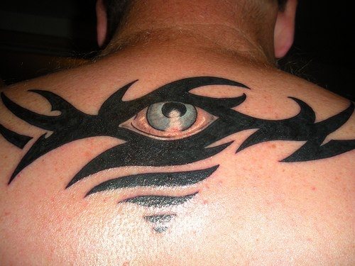 tatouage dos superieure 1020