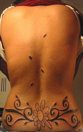 tatouage dos 517