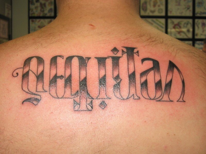 tatouage ecriture 1009