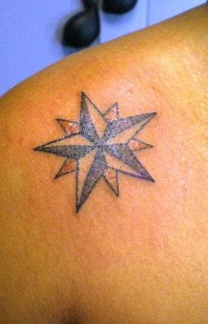 tatouage épaule 1041