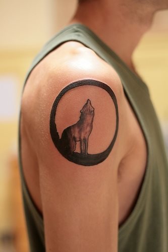 tatouage loup 1014