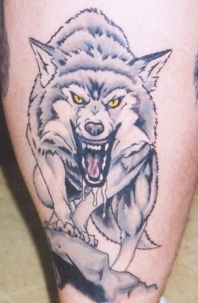 tatouage loup 1019