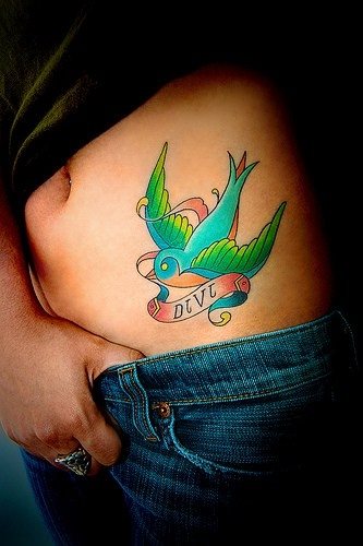 tatouage moineau 1004