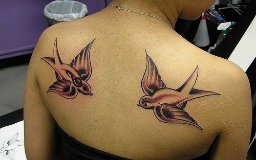 tatouage moineau 1016