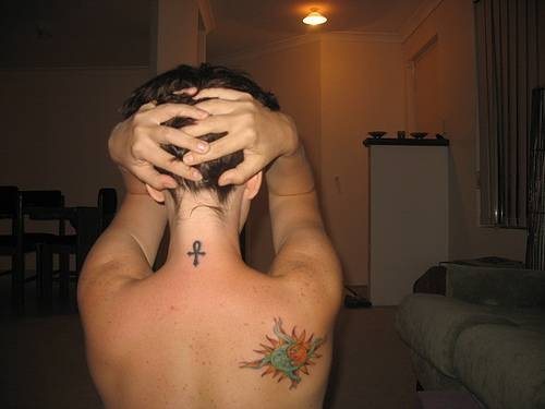 tatouage nuque 1068