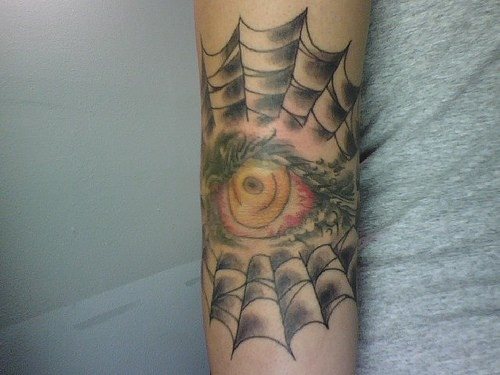 tatouage yeux 1019