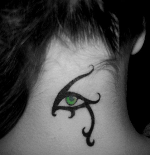 tatouage yeux 1034