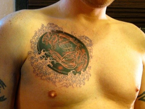 tatouage poitrine 1050