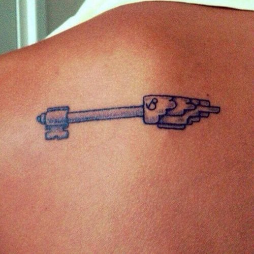 tatouage amour 33