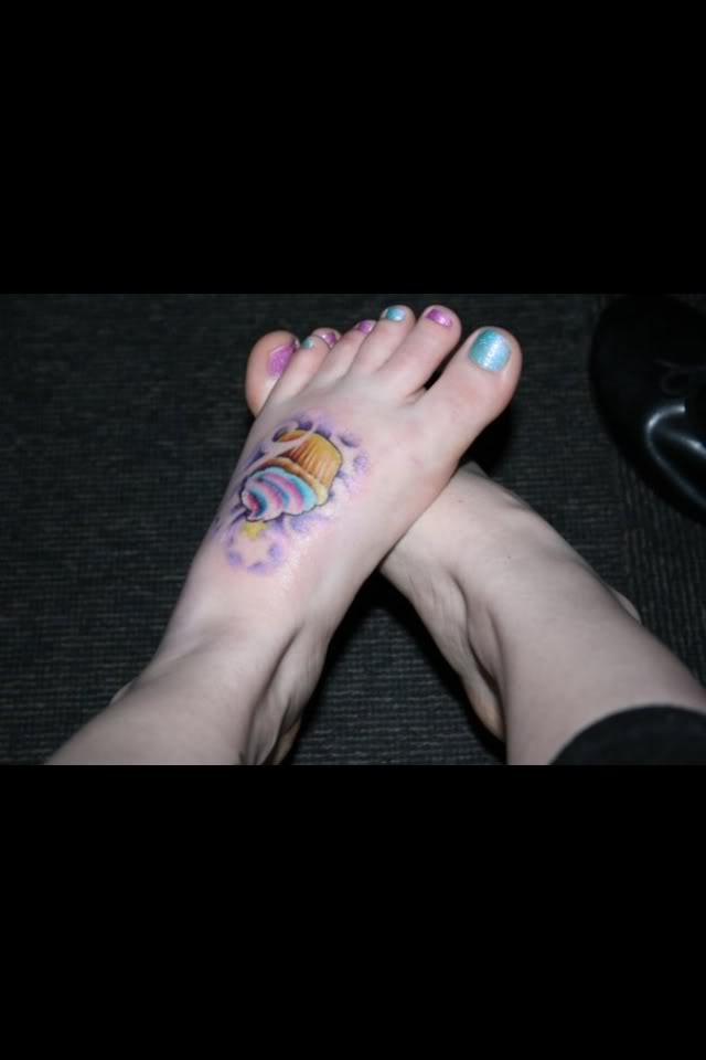 tatouage coup de pied 12