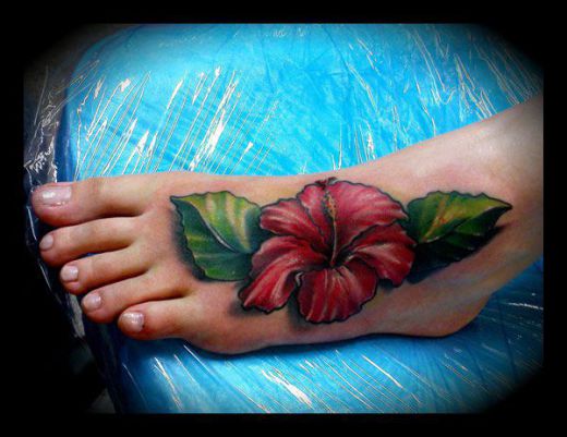 tatouage coup de pied 15