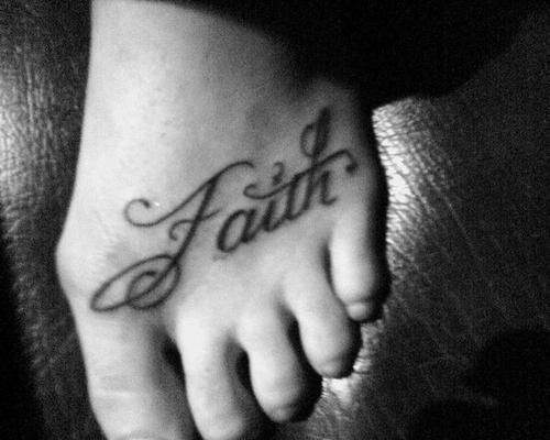 tatouage coup de pied 23