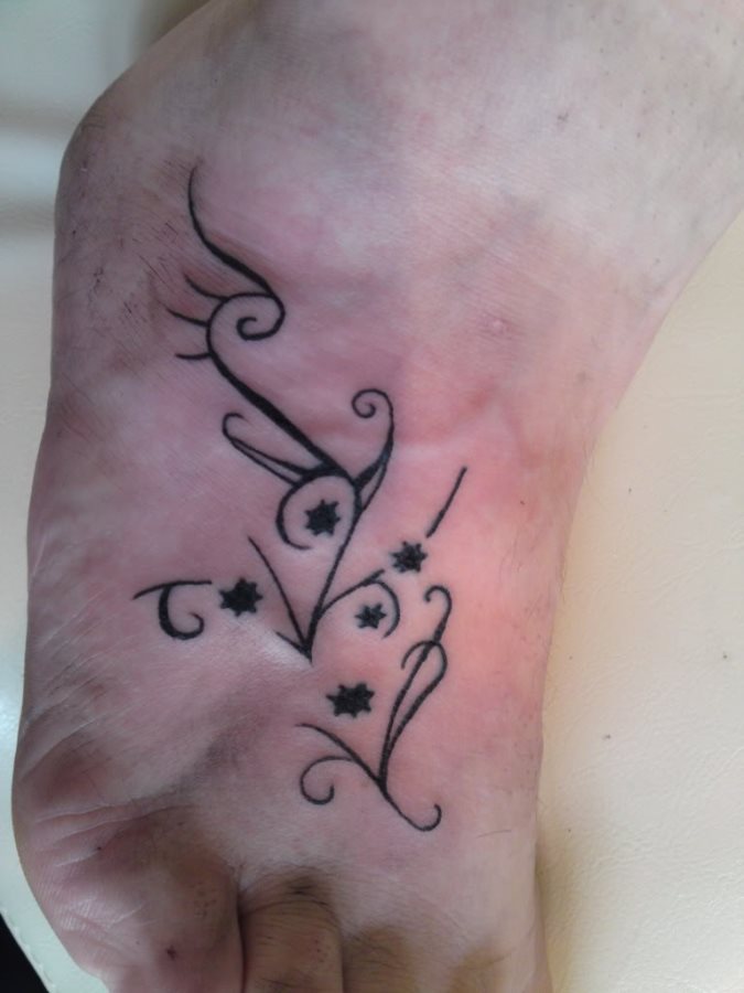 tatouage coup de pied 24