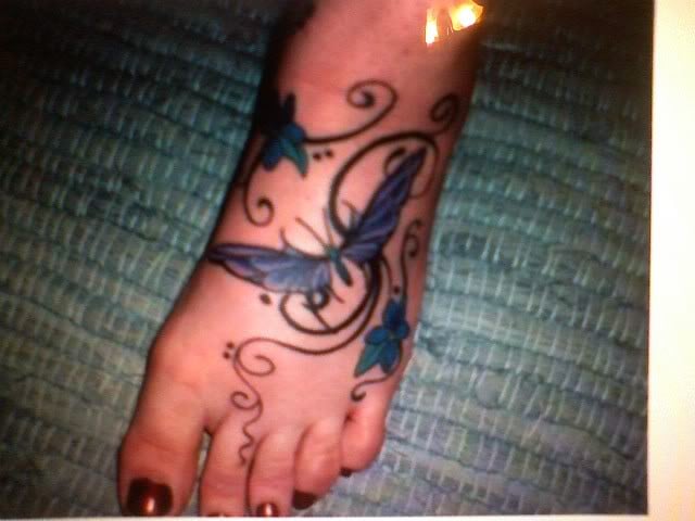 tatouage coup de pied 35