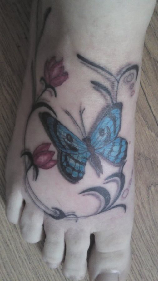 tatouage coup de pied 38