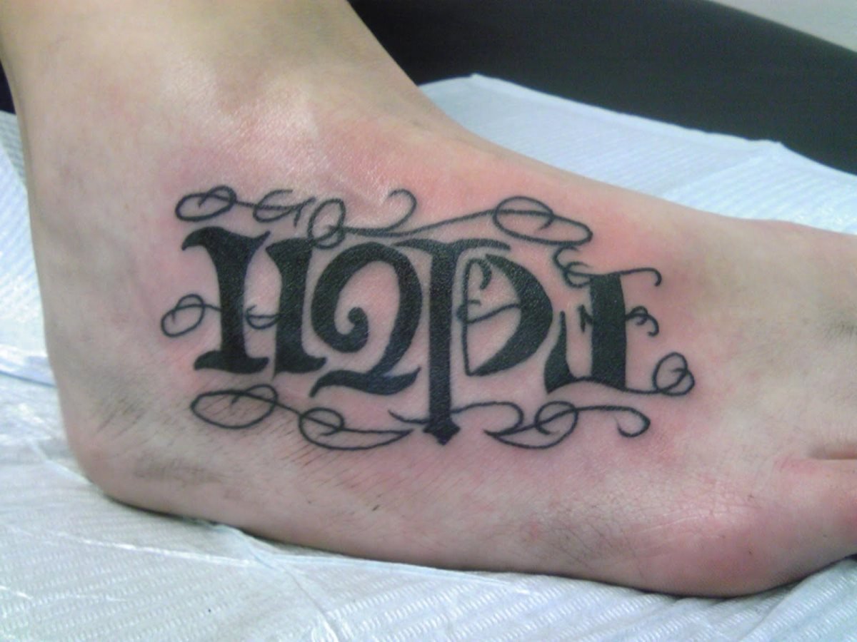 tatouage coup de pied 42