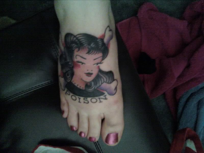 tatouage coup de pied 44