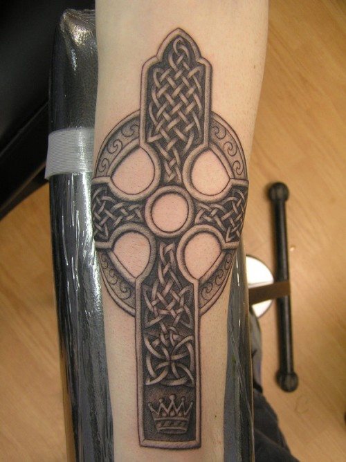 tatouage croix 57