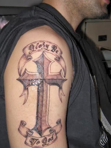 tatouage croix 58