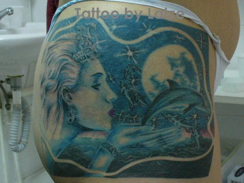 tatouage dauphin 54