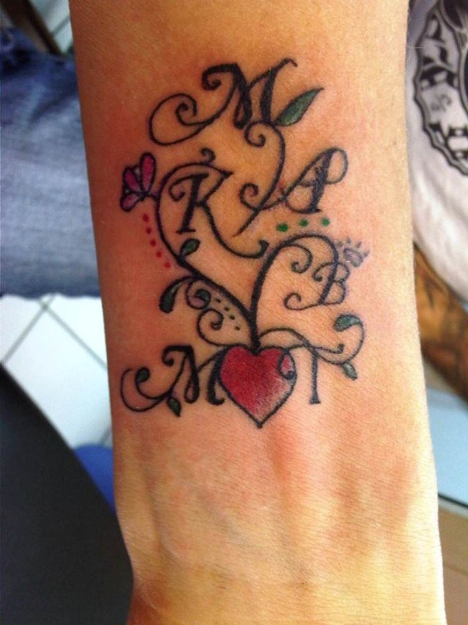 tatouage initiale 06