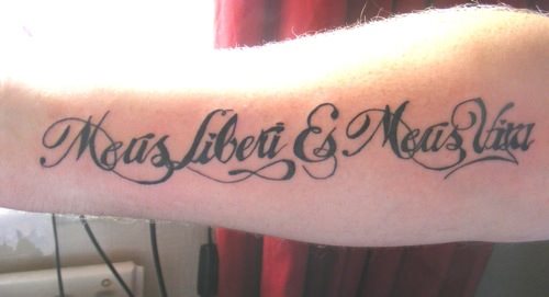 tatouage latin 41