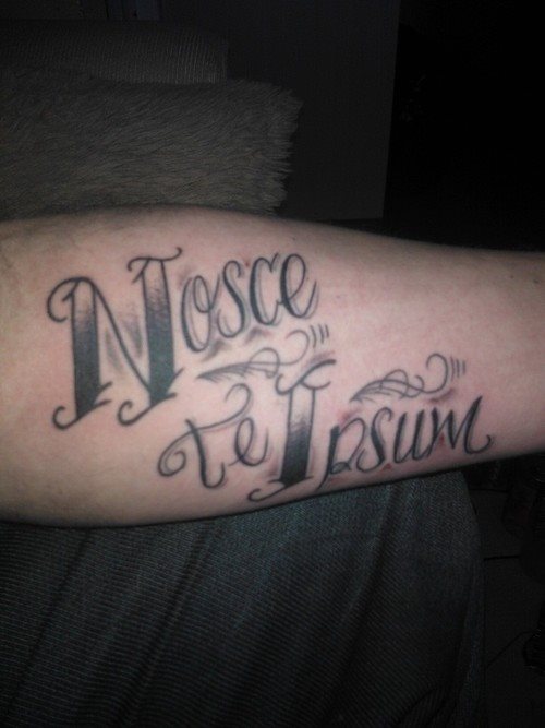 tatouage latin 56