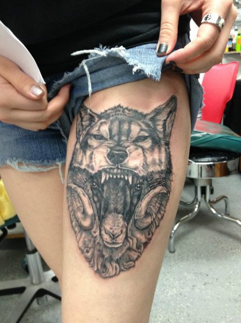 tatouage loup 18