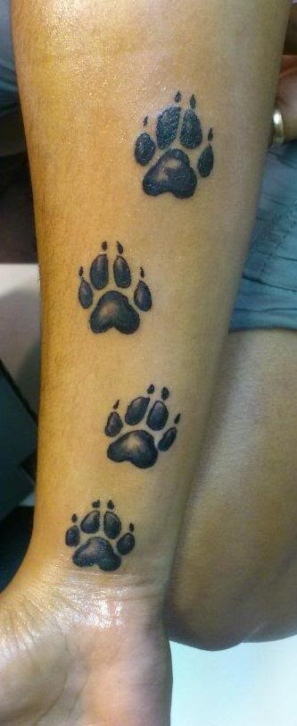 tatouage loup 44