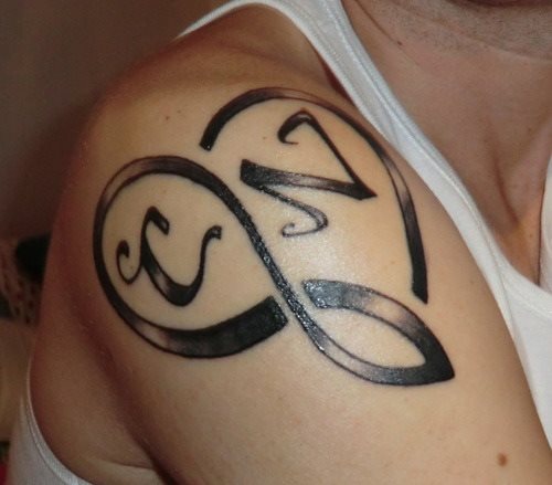 tatouage nom 56