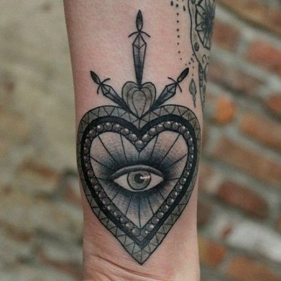 tatouage oeil 54