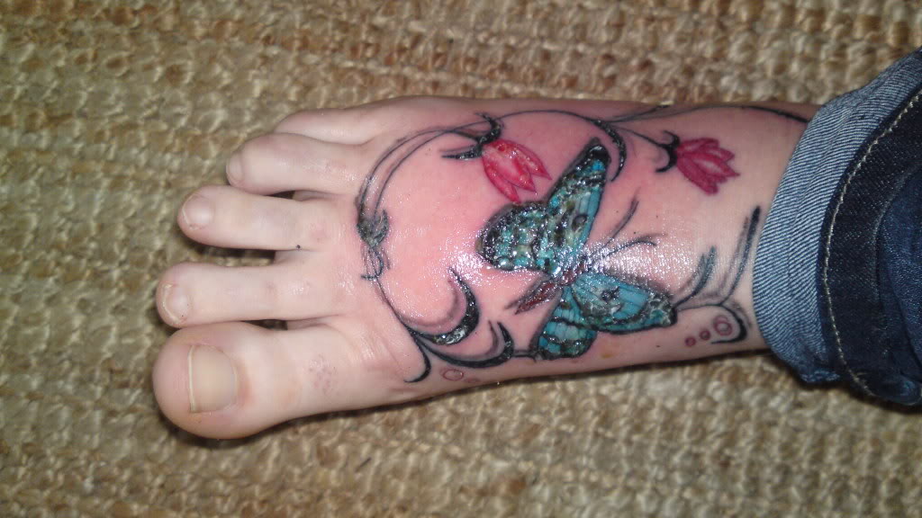 tatouage pied 48