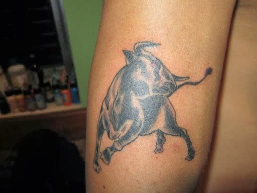 tatouage taureau 46