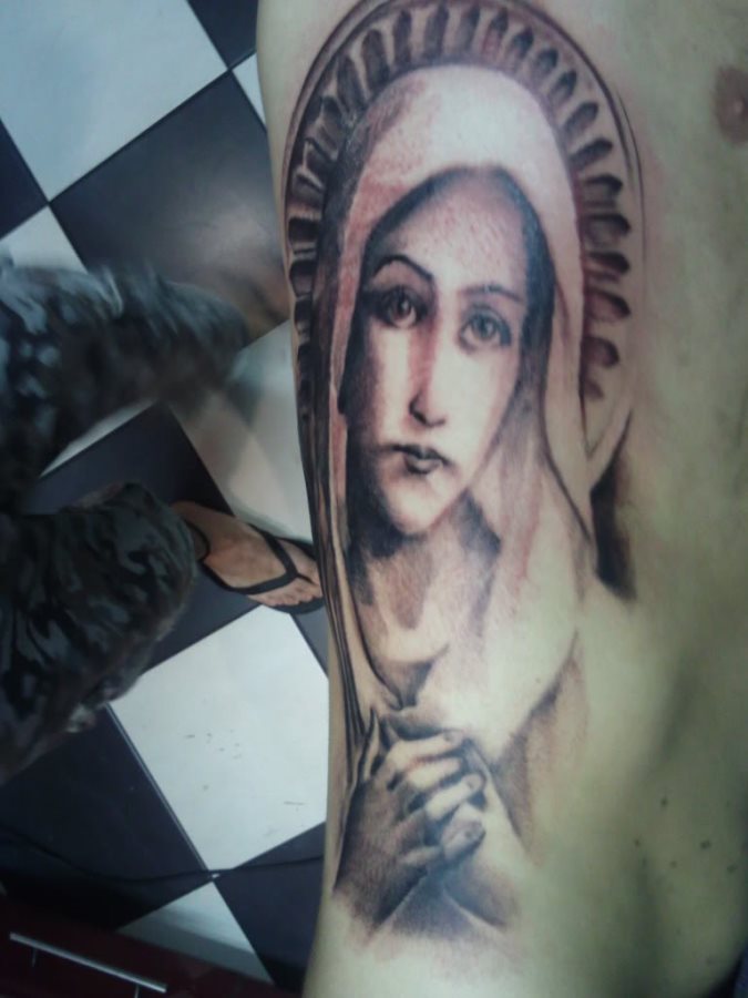 tatouage vierge 41