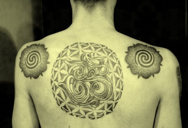 Que symbolise un tatouage tribal de Bornéo ?