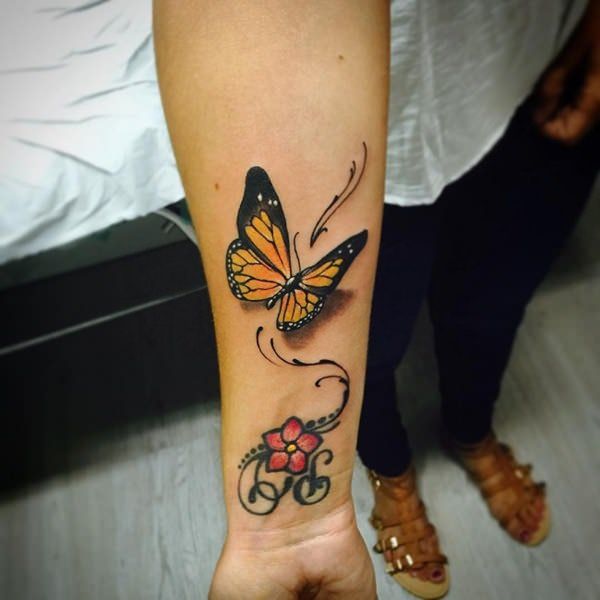 Que symbolise un papillon sur un tatouage ?